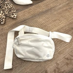 Lululemon Everywhere Belt Bag 1L